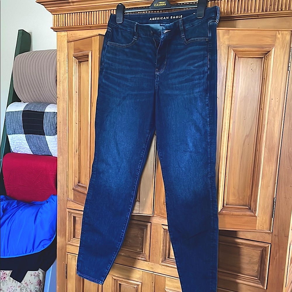 American Eagle Blue Jeans- next level stretch- curvy high rise jegging